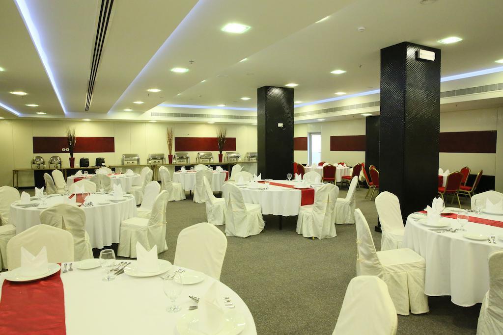 Royal Phoenicia Hotel Manama Exterior photo
